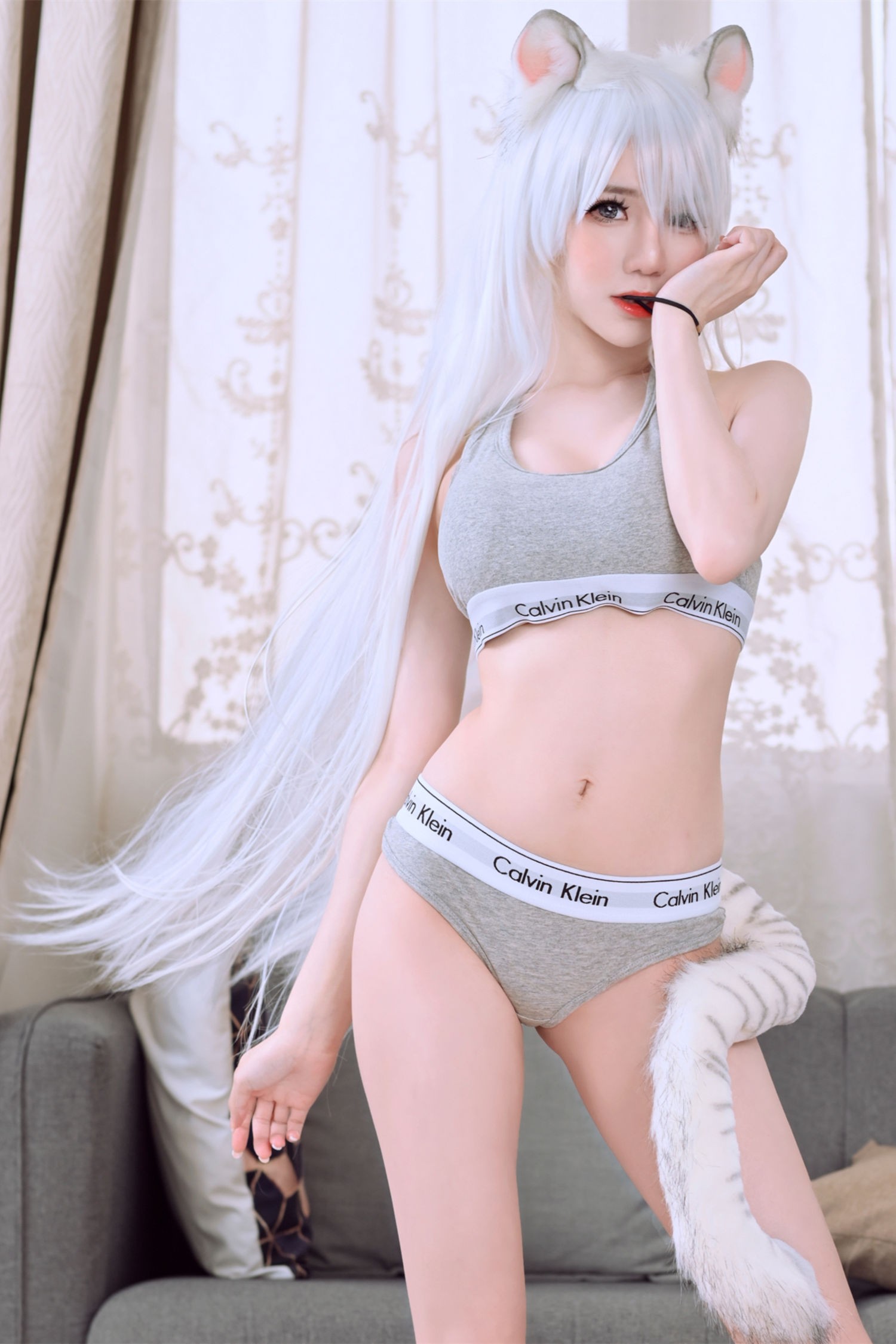Sally Dorasnow Calvin Klein-COS世界