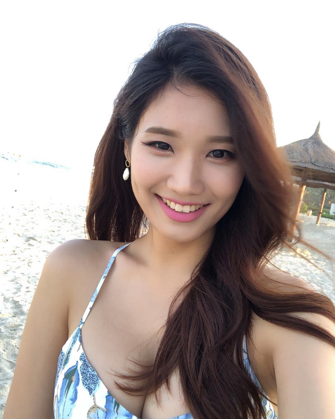 图片[2]-韩国美女李熙恩，诱人身材为自家品牌代言-COS世界