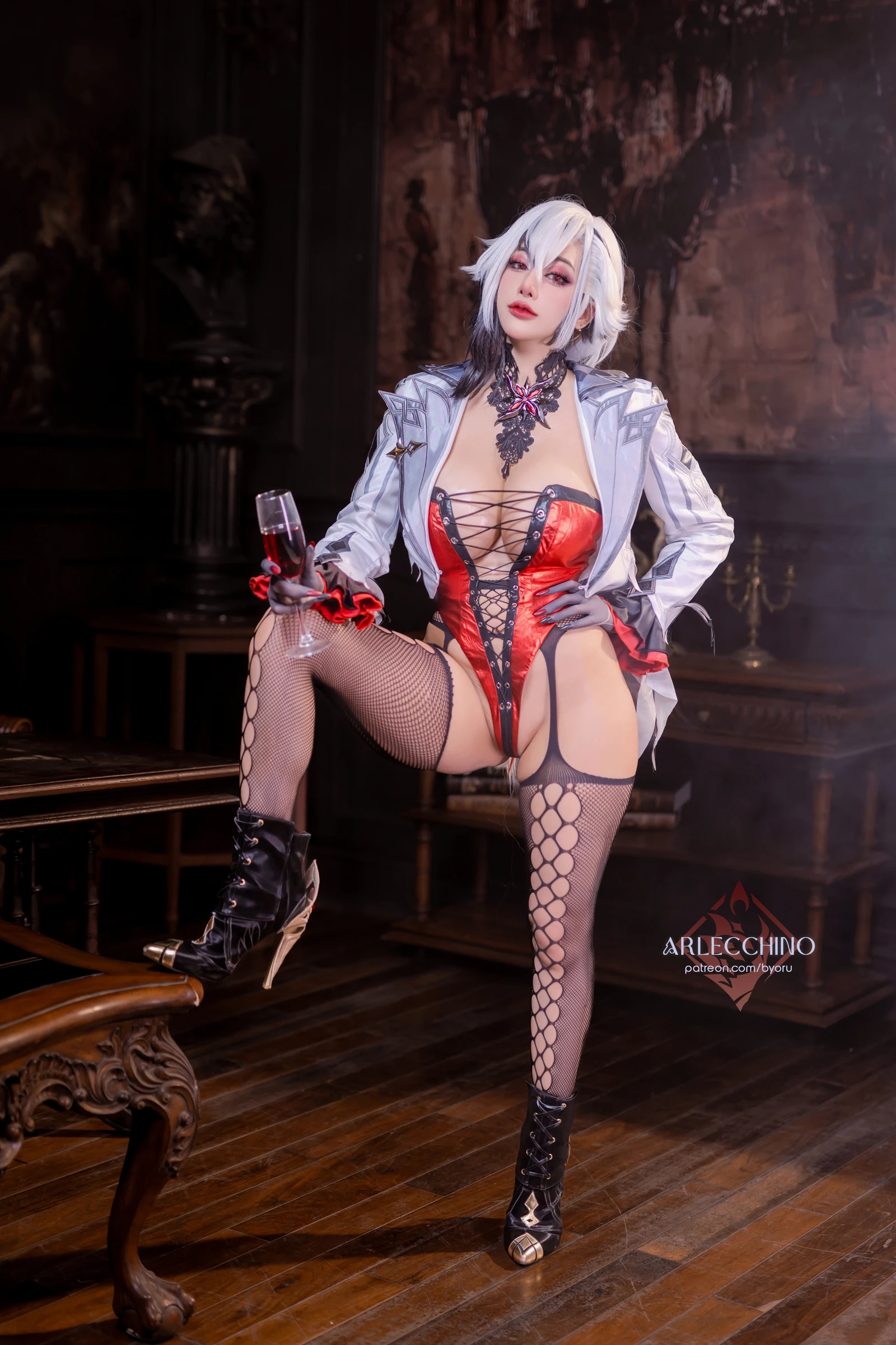 图片[2]-日本性感萝莉Byoru Genshin Impact Arlecchino Dress-COS世界