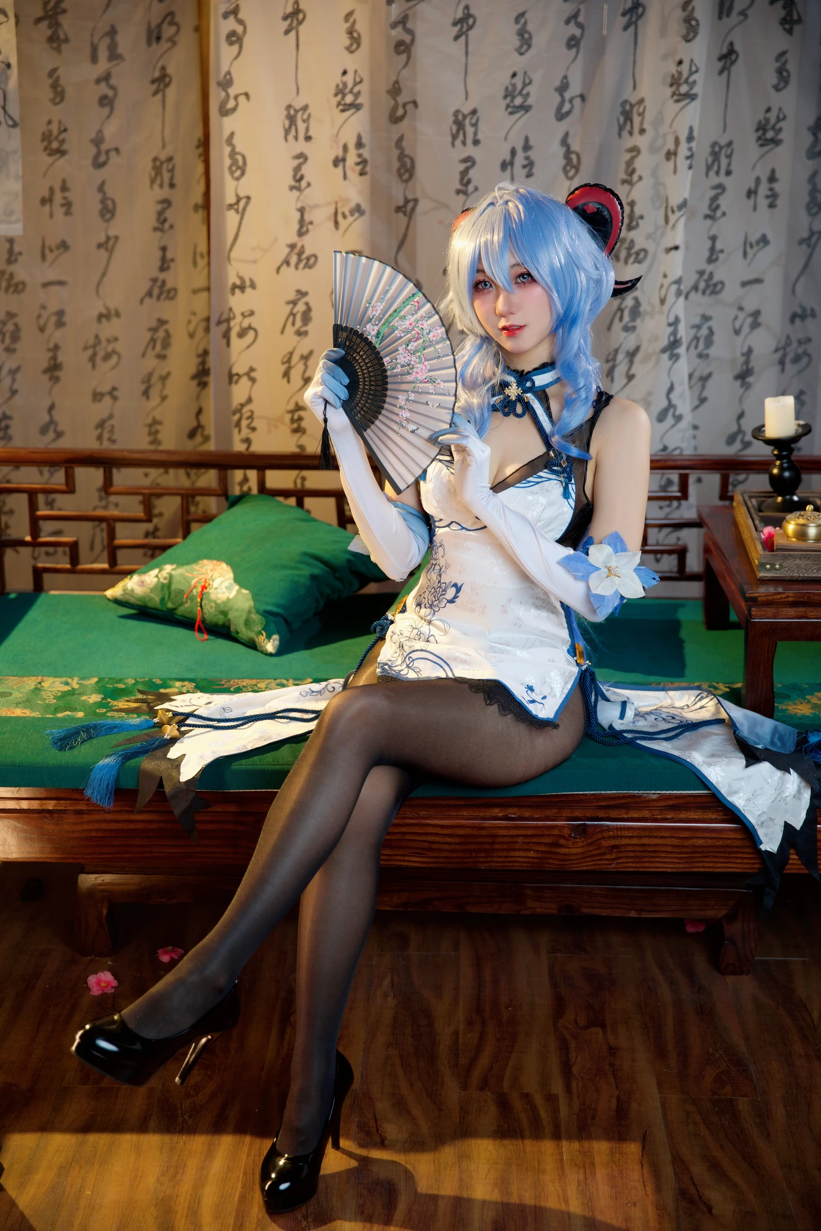 图片[2]-屑雪雪鸭 甘雨青花瓷旗袍-COS世界