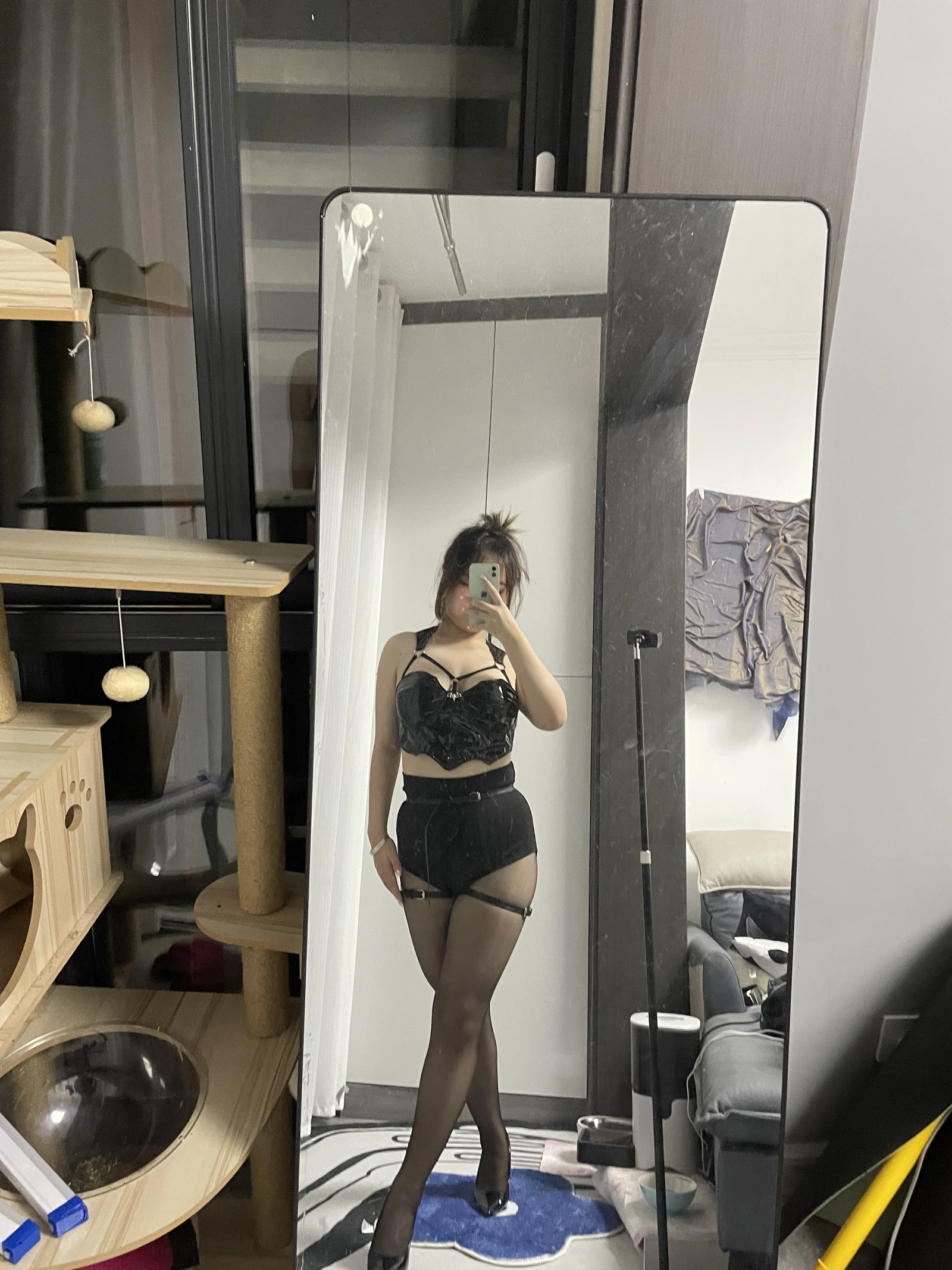 图片[3]-黑丝漆皮美女网红性感自拍私摄写真图片葱油饼-COS世界