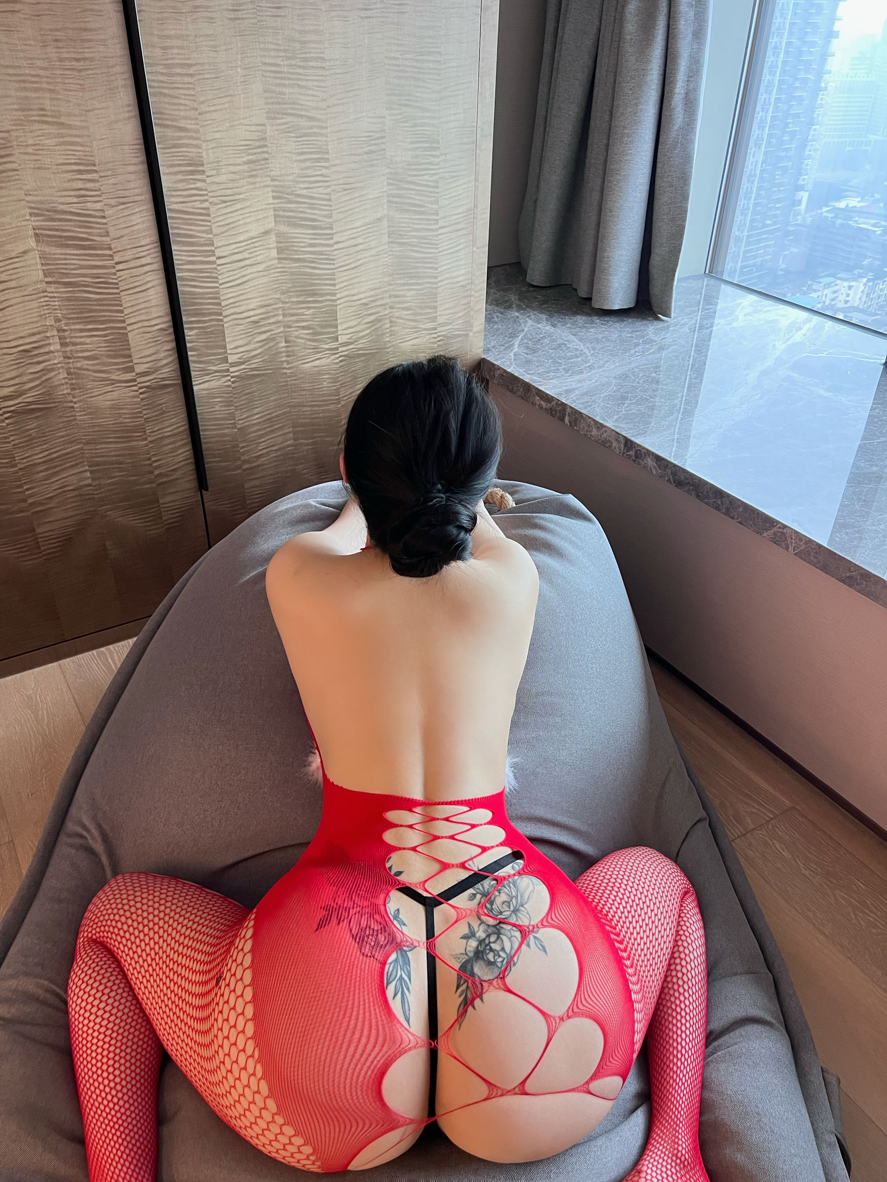 图片[2]-美臀女神左公子666 – 红色渔网 31P-COS世界